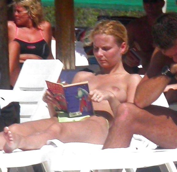 22P Voyeur beach pics
