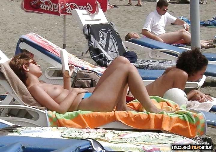 22P Voyeur beach pics