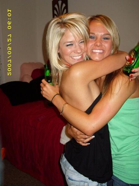 12P Lovely girlfriends secret pictures