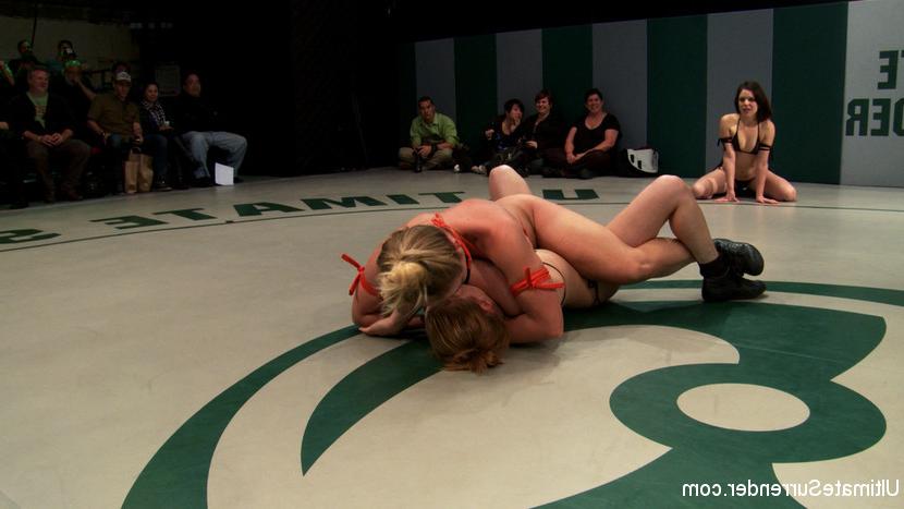 15P 4 girl un-scripted Tag Team wrestling! 