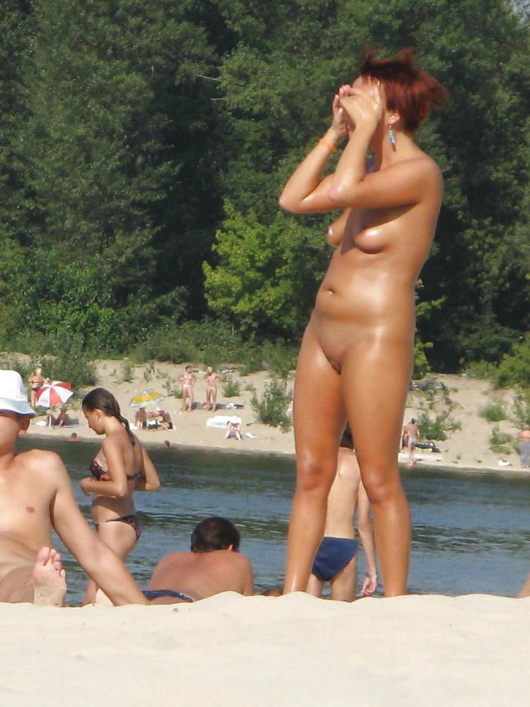 25P Nudist Beach Fun