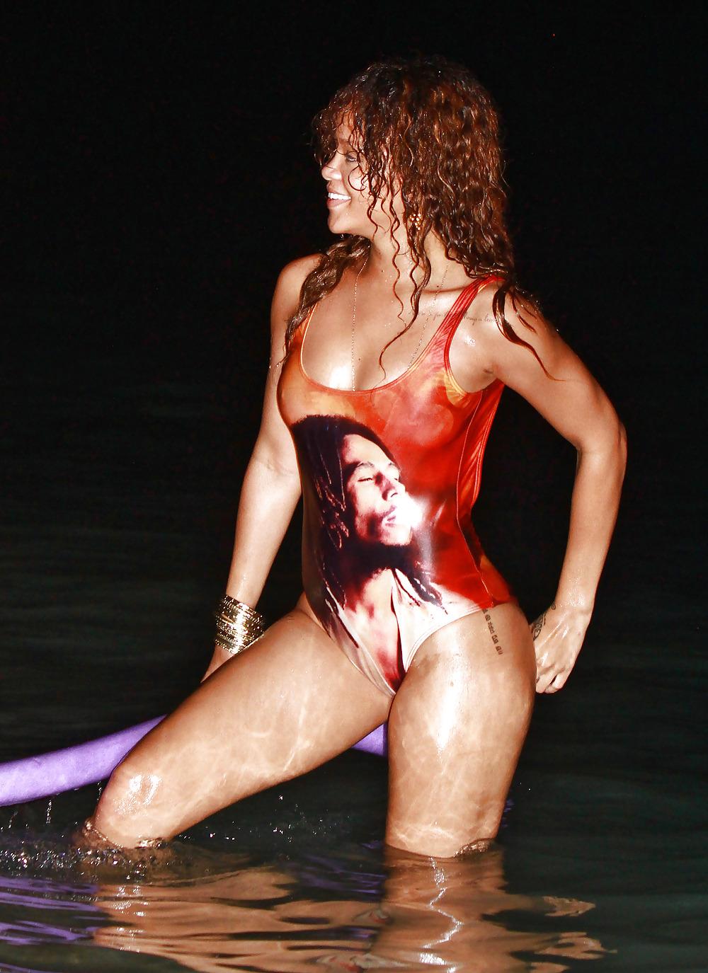 20P Rihanna, SEXY on a yacht in Barbados