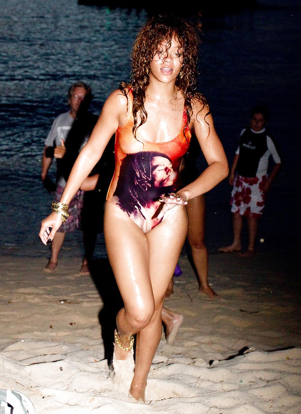 20P Rihanna, SEXY on a yacht in Barbados