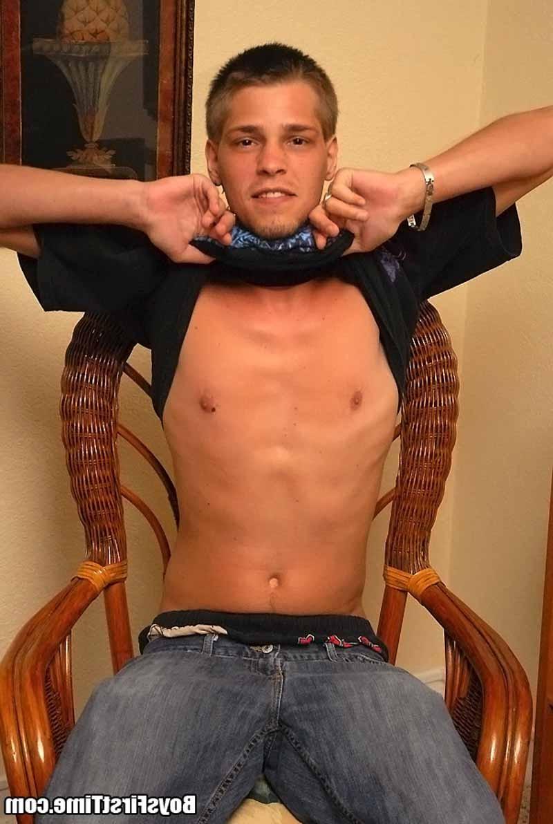 12P Soft gays hot sucks and deep ass fucks on the bed
