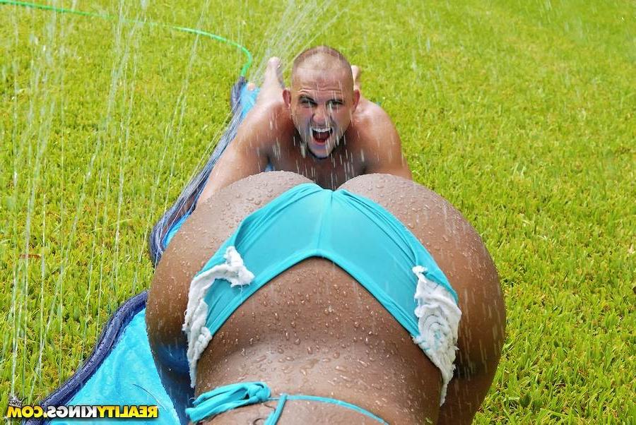 14P Amazing mega hot booty babe gets her black ass fucked hard in these outdoor wet 
