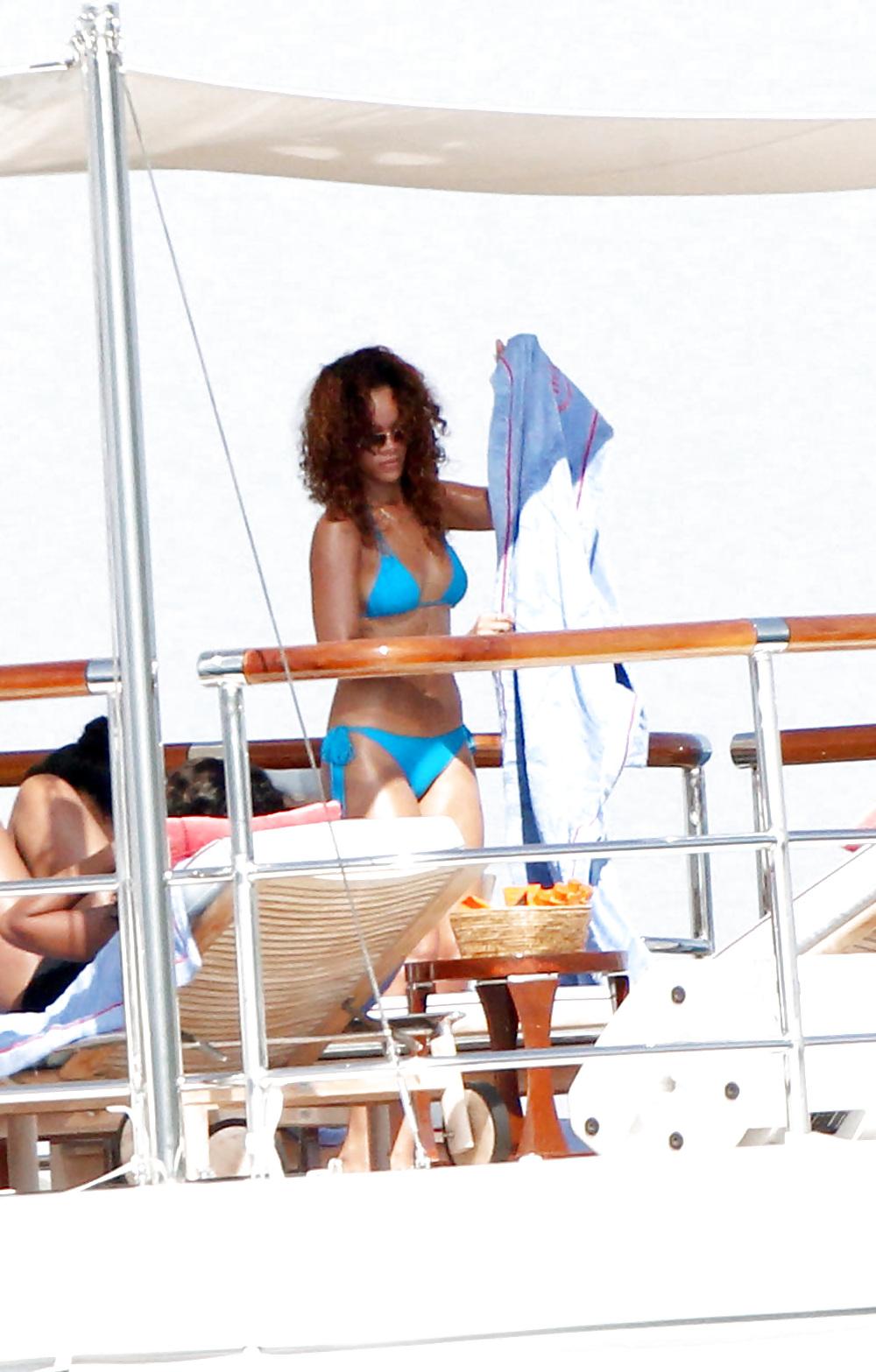 12P Rihanna BIKINI on yacht in St Tropez 