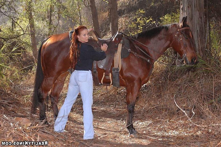 12P 12 pics and 1 movie of Joelean from Hot Bush