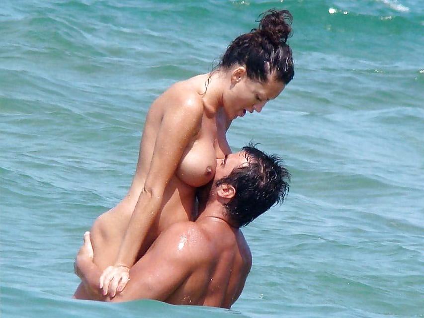15P Beach sex 2