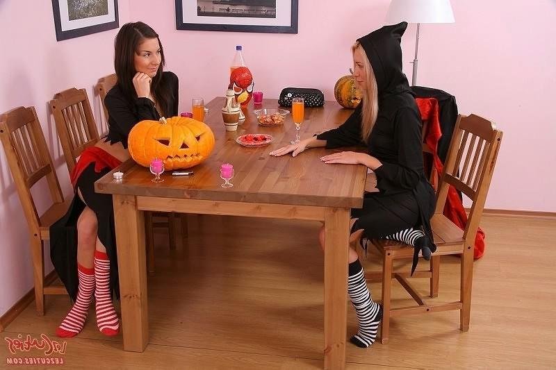 15P Two lesbian witches pleasing their anal holes