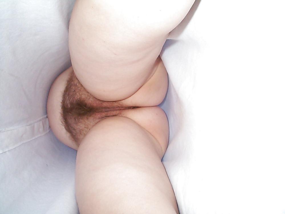 15P Hairy Upskirt Pussy
