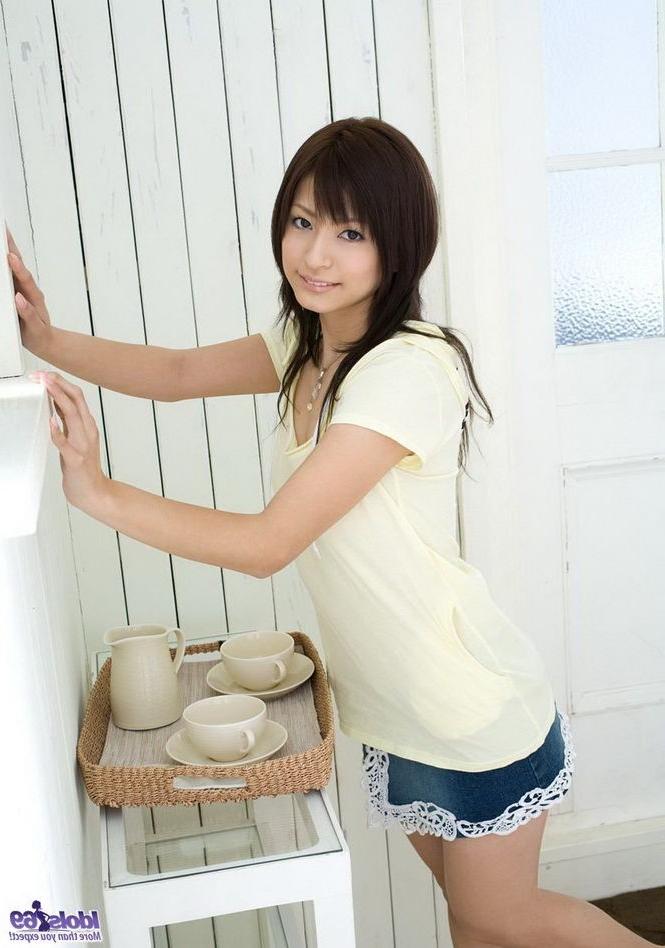 15P Asian schoolgirl Misaki Mori showin tits and pussy
