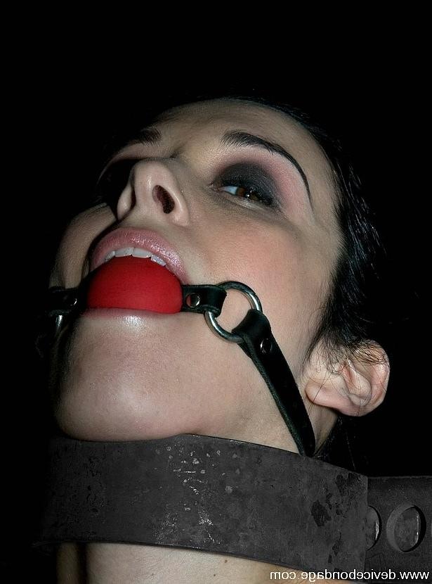 15P Gaged Jandi Lin in leather strap bondage getting pussy inserted