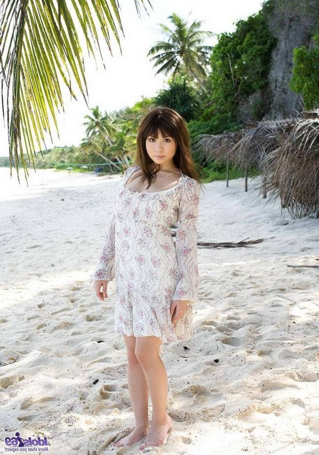 15P Japanese beach babe Aya Hirai poses nude shows ass