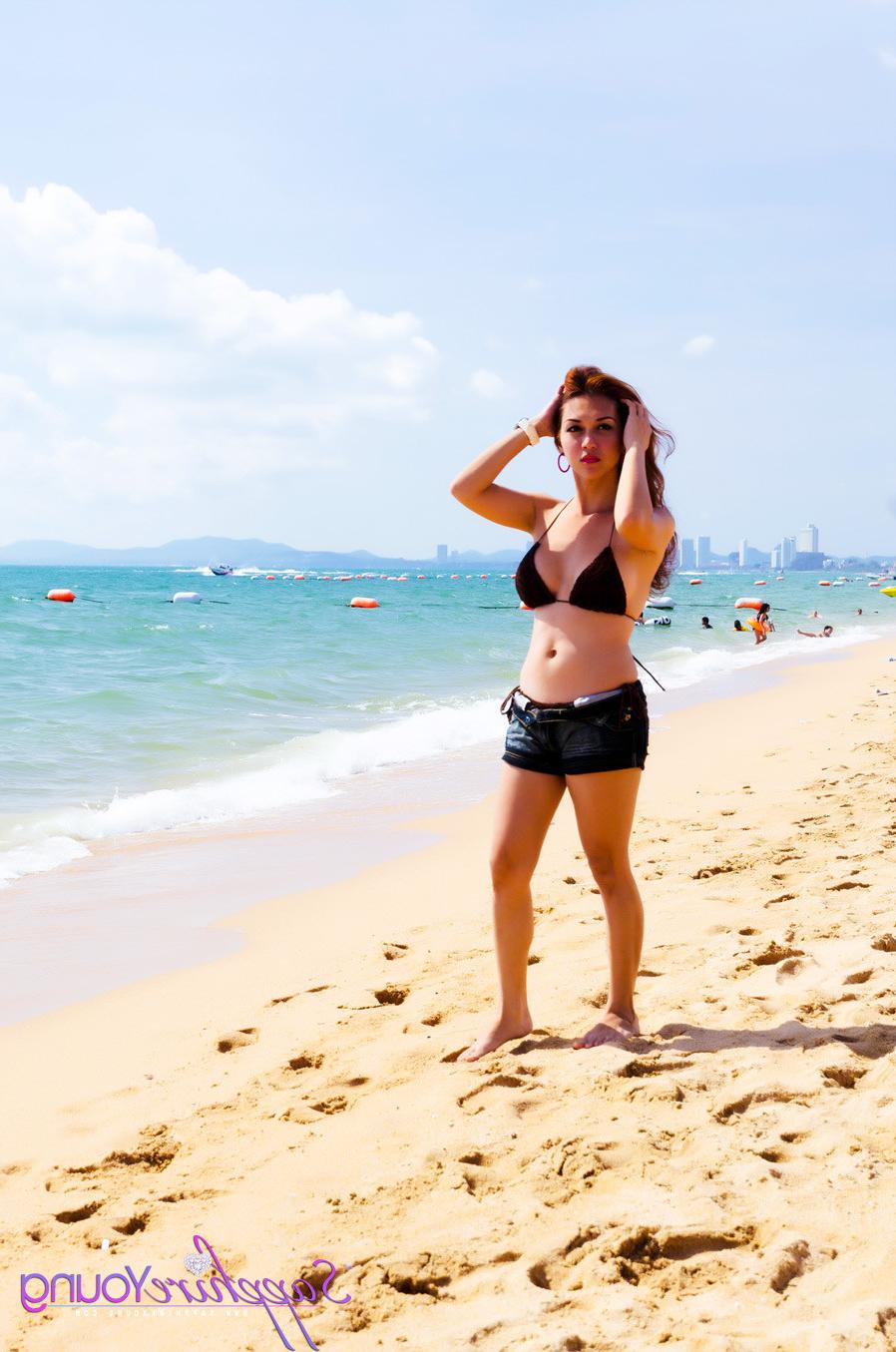 12P Asian shemale in bikini