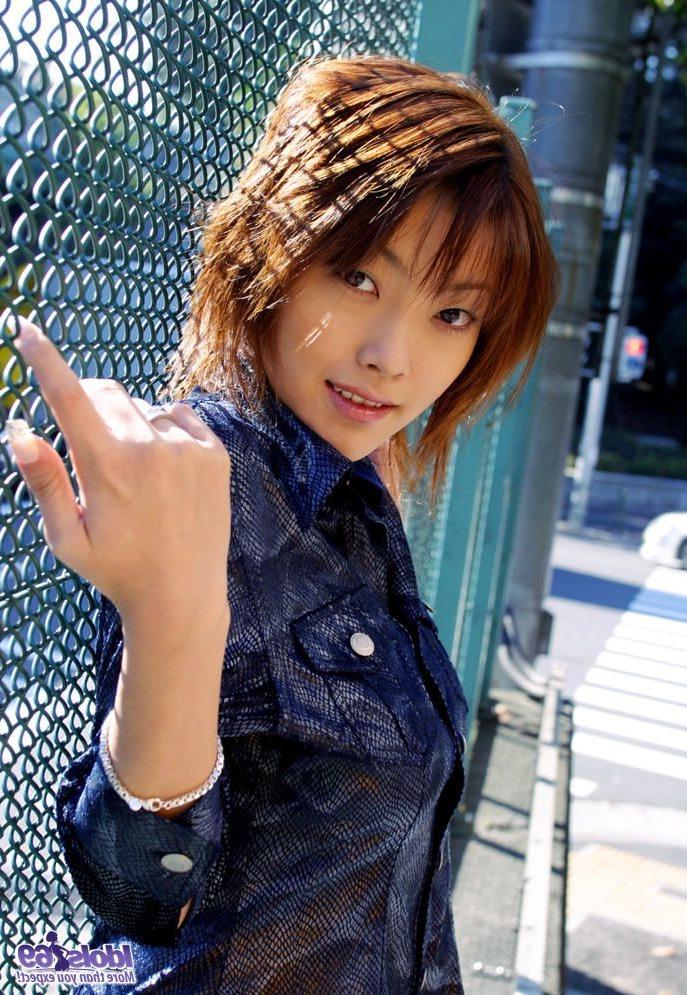16P Asian tramp is hot in her purple silk pants
