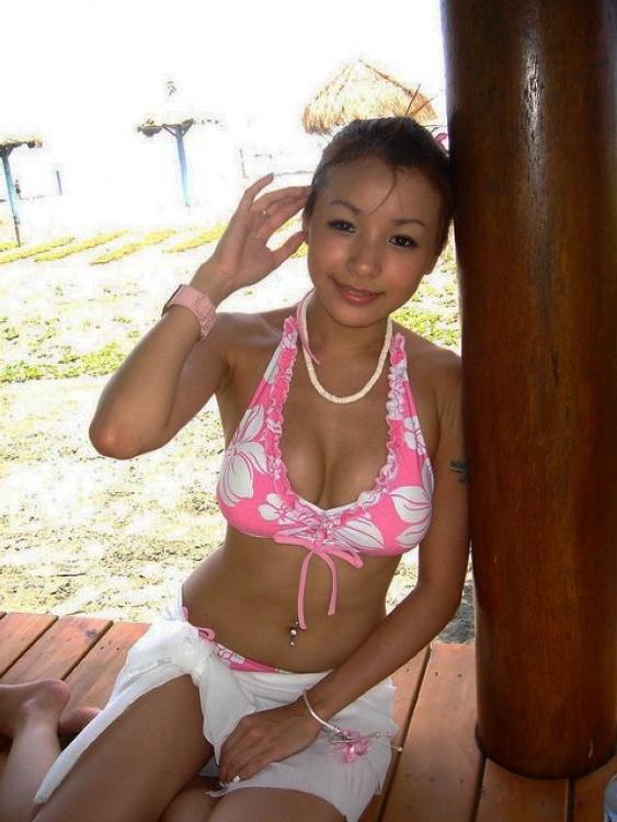 16P Asian coed goes full nude in couch shows squeezable tits
