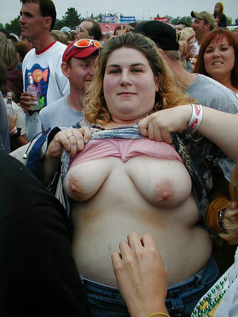 20P Naked beach 187 (Saggy tits special)