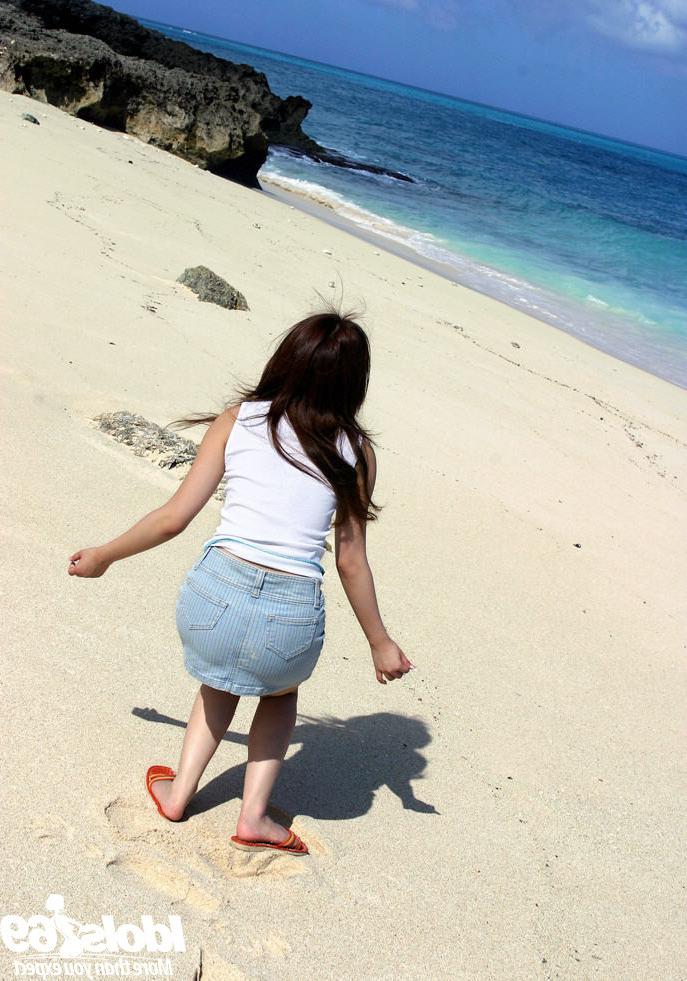 15P Japanese av teen idol Miyu Sygiura on beach
