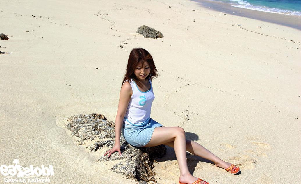 15P Japanese av teen idol Miyu Sygiura on beach