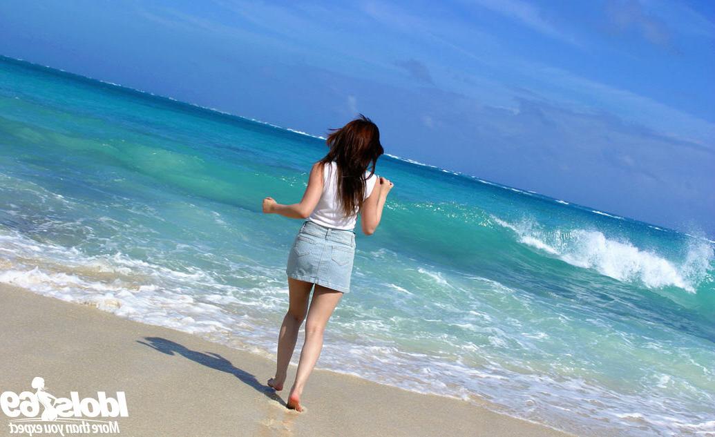 15P Japanese av teen idol Miyu Sygiura on beach
