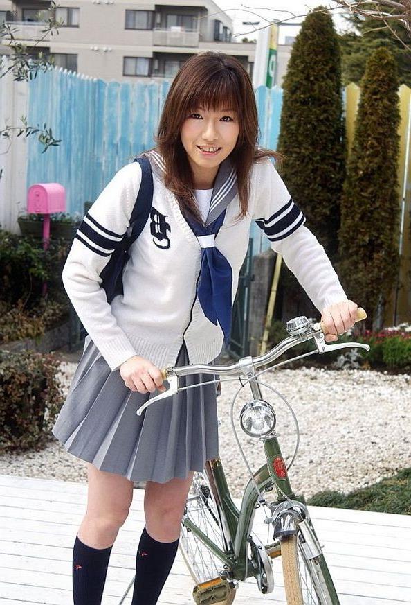 15P Towa Aino asian schoolgirl model shows off white panties