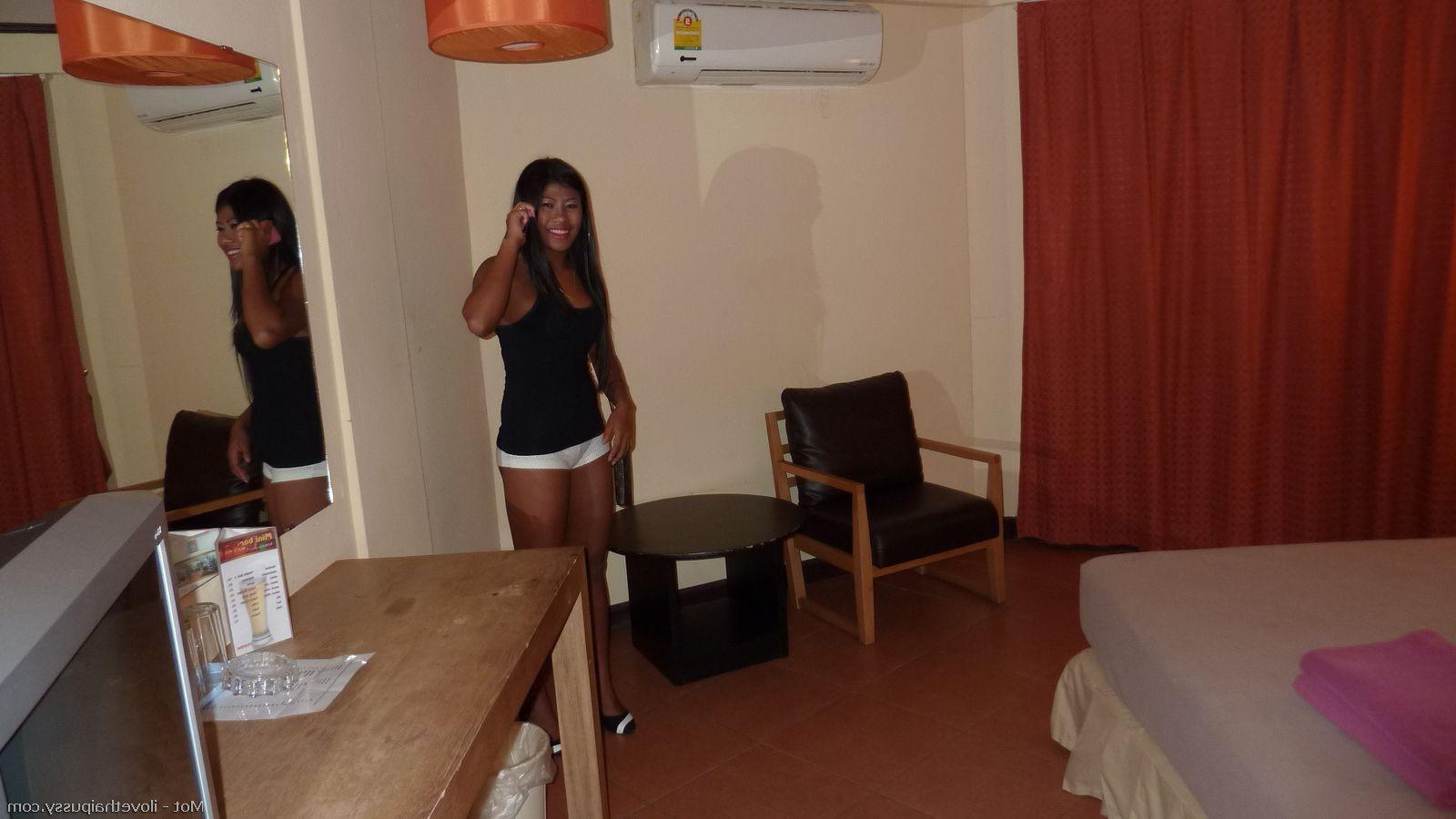 15P Dark Brown Thai Hooker Fucked In Her Deep Pussy Cavern By A Sex Tourist