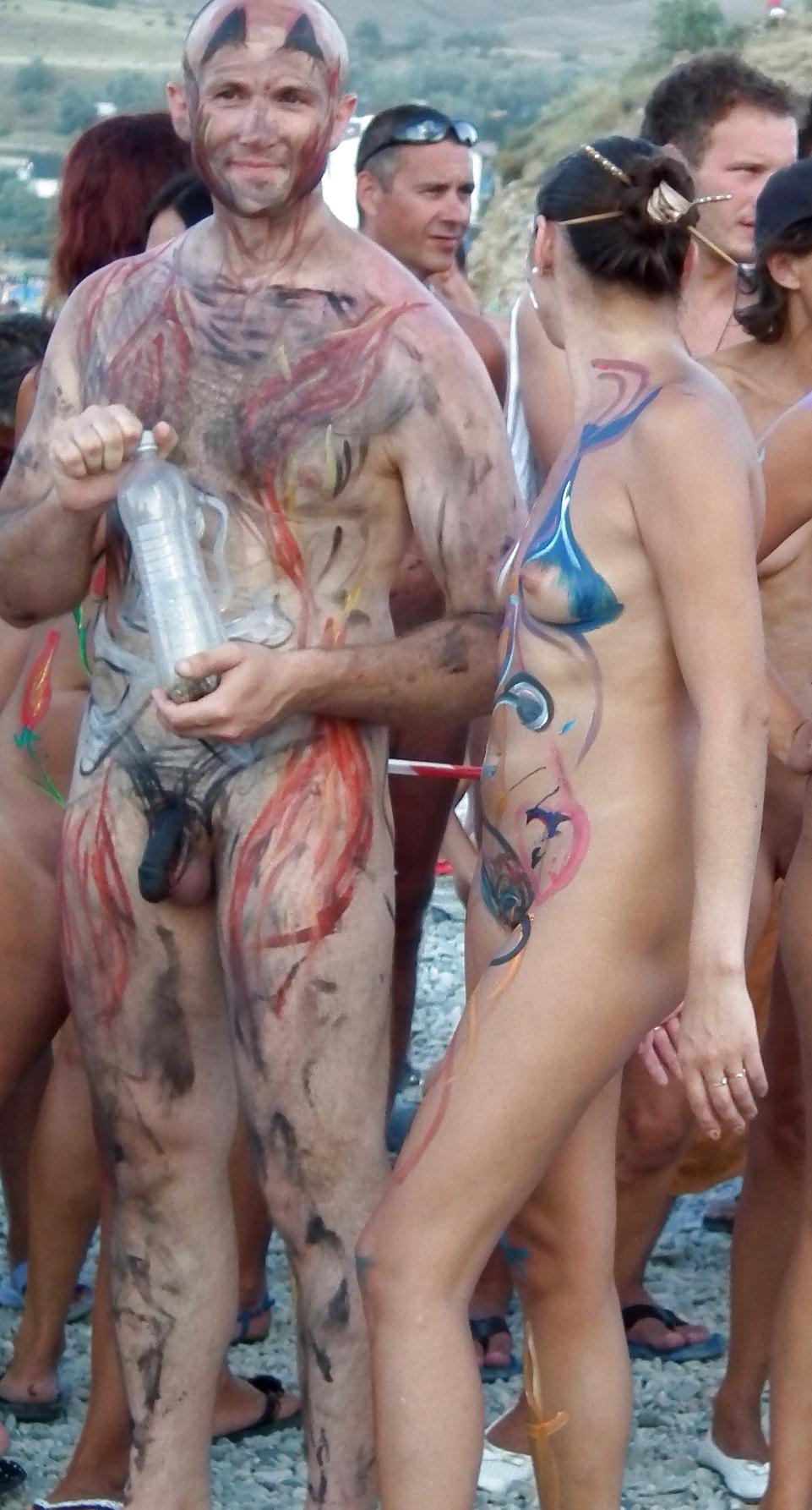 17P Nudist Beach Couples 