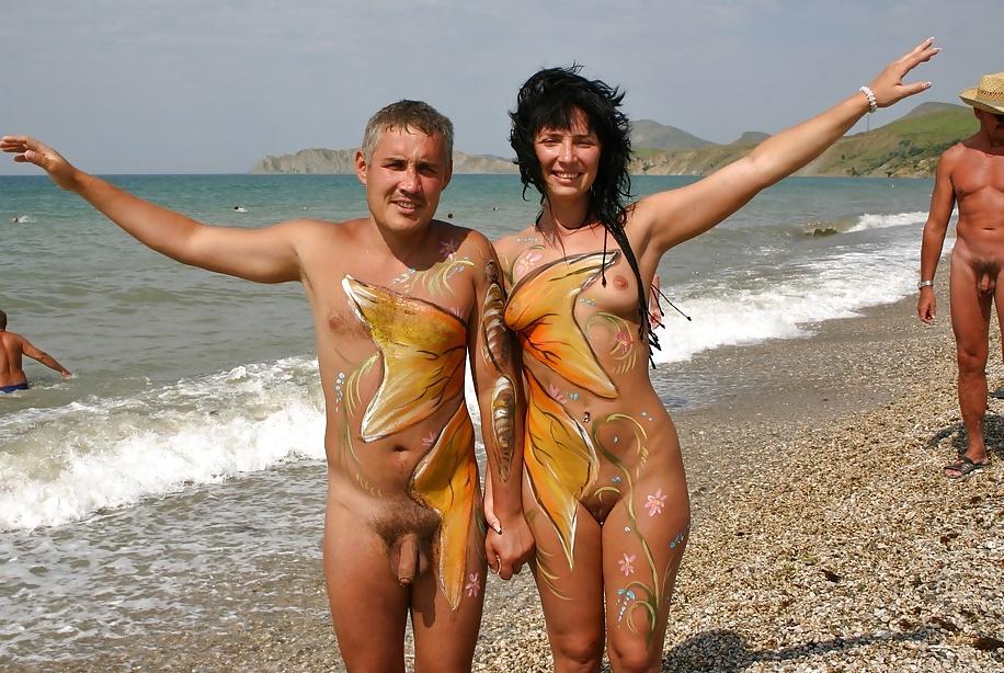 17P Nudist Beach Couples 