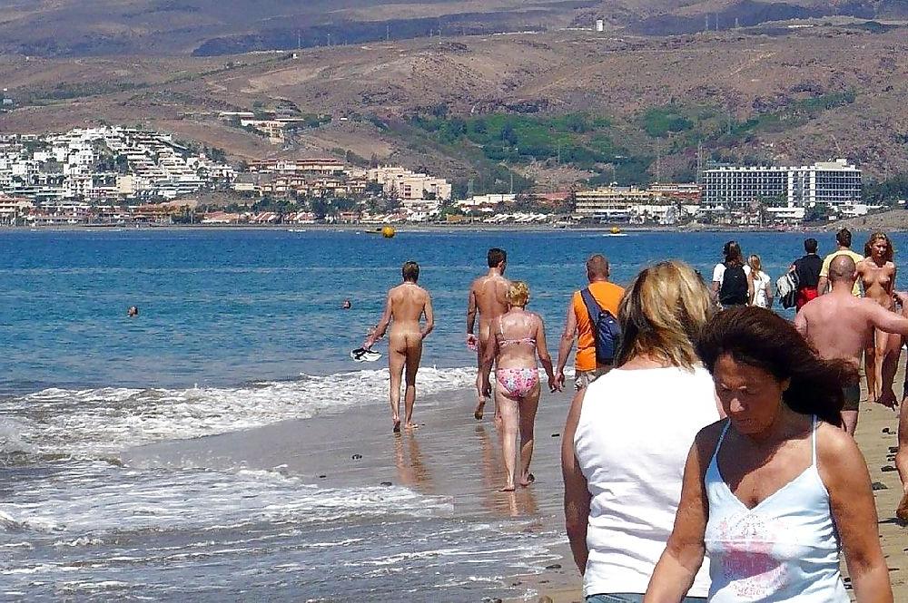25P I Am A Beach Nudist