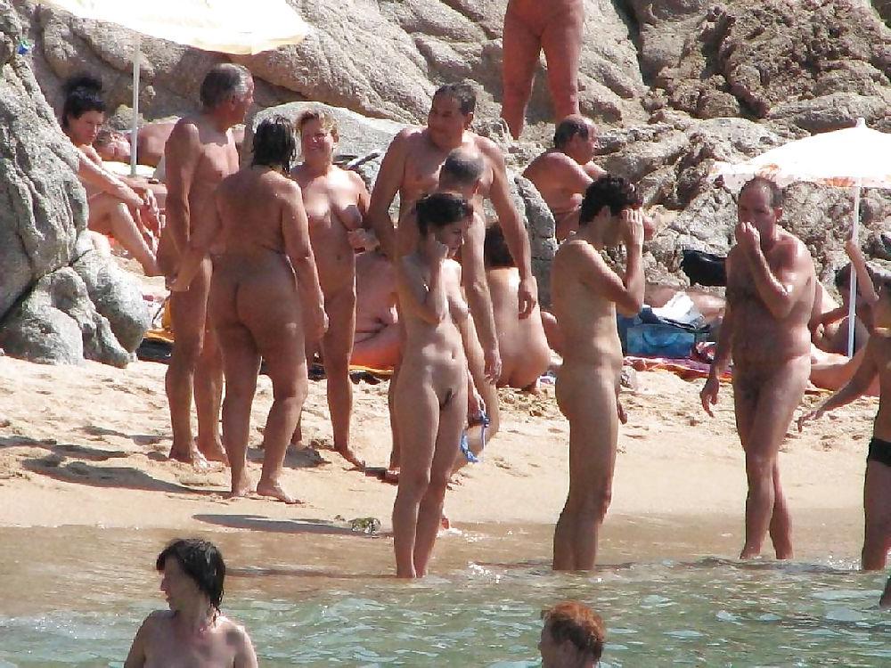 25P I Am A Beach Nudist