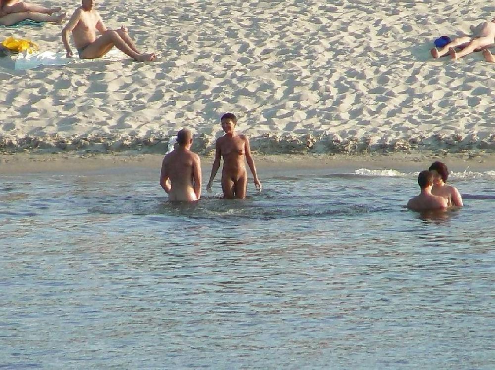 25P I Am A Beach Nudist