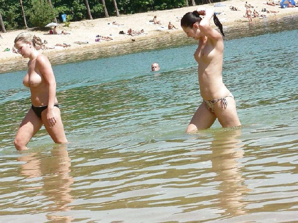 25P I Am A Beach Nudist