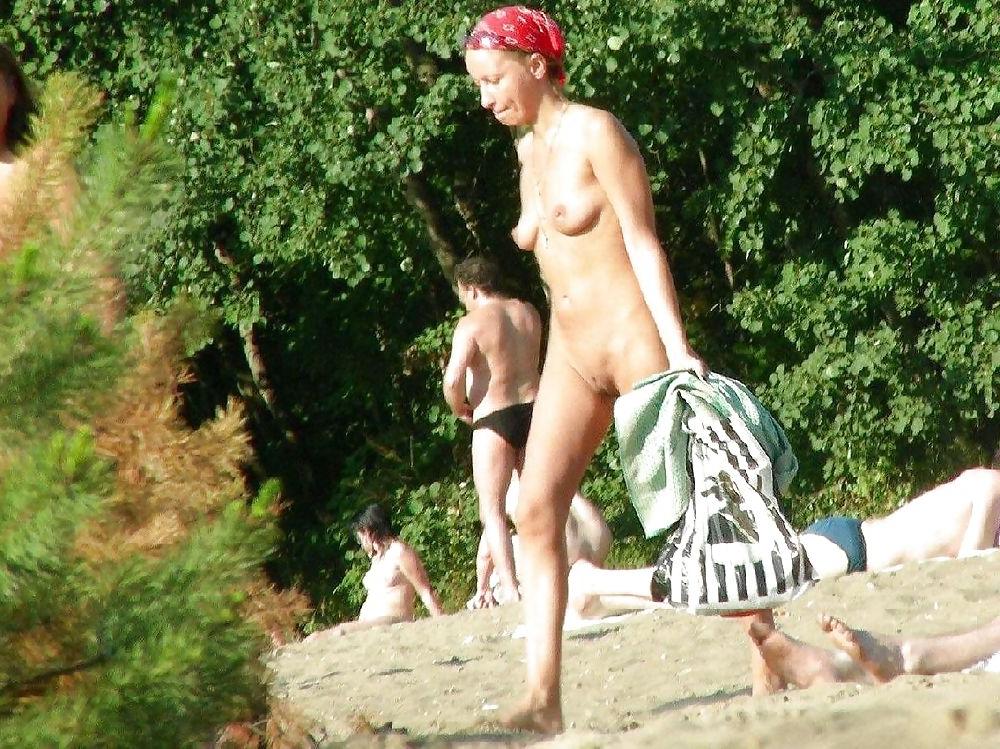 25P I Am A Beach Nudist