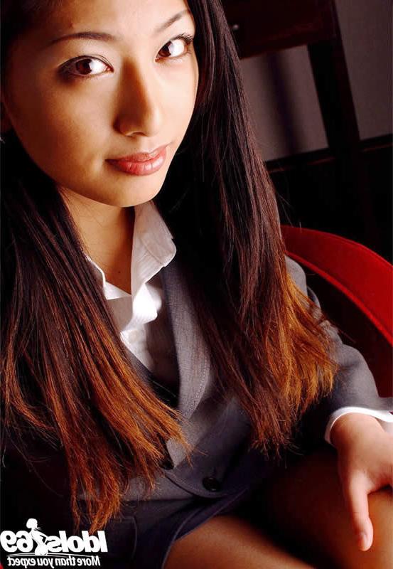 15P Sexy japanese business woman stripping