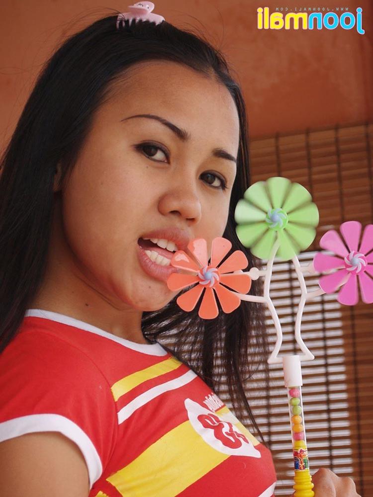 16P Asian thai teen girl in short jean skirt