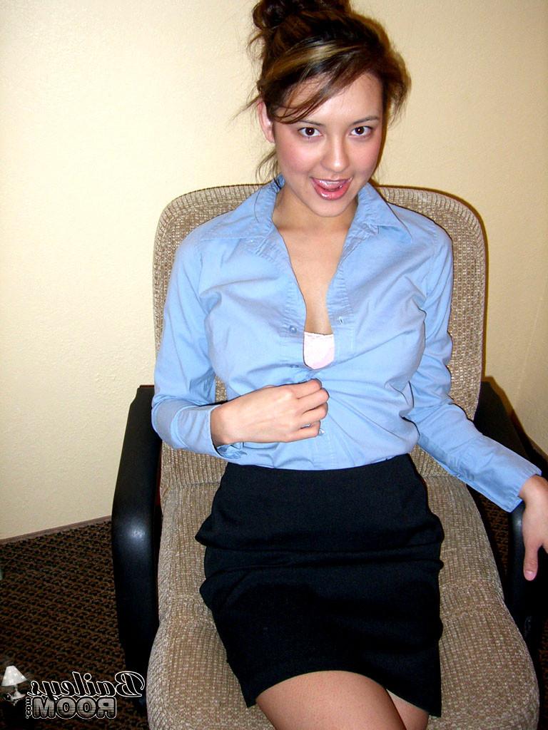 10P Sexy teen secretary stripping during a lunch break