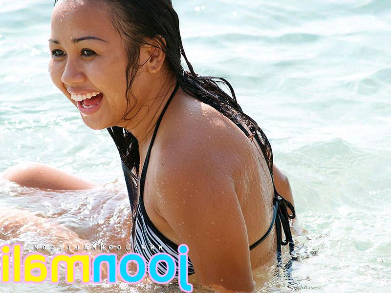 15P tasty thailand teen joon mali on the beach getting wet