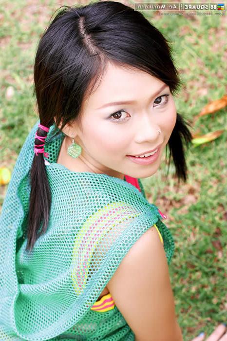 12P Sweet young asian model stripping