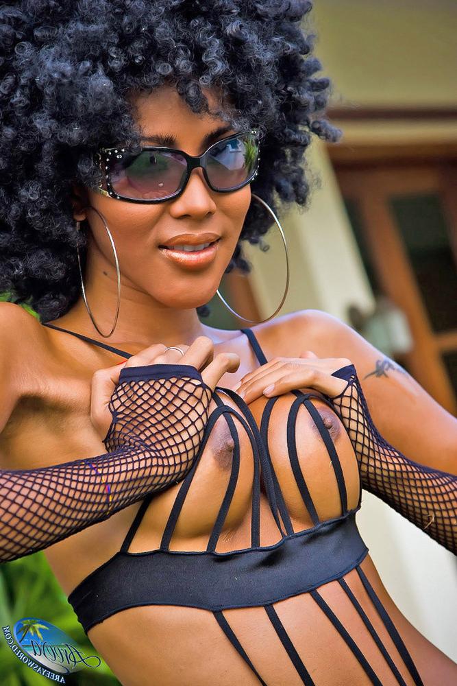 10P Areeya looking So Hot outdoors Half Naked