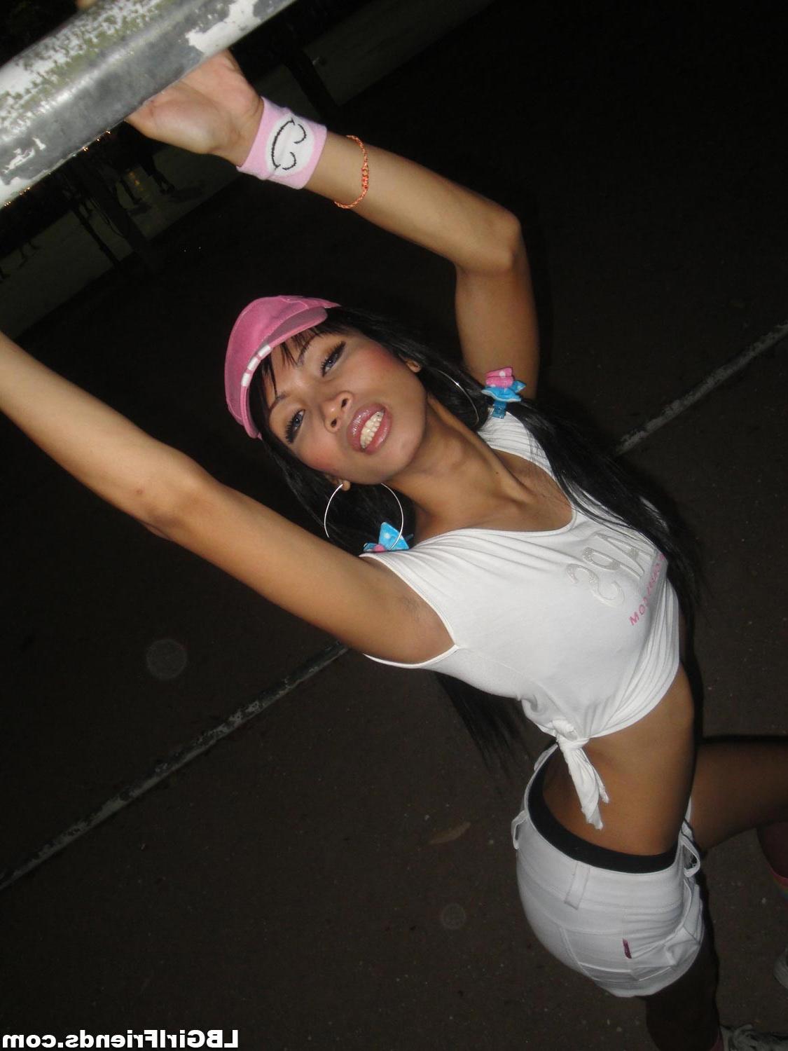16P Amateur asian ladyboy exgirlfriend playing soccer