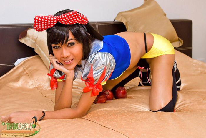 14P Ladyboy Mint is an extremely naughty Snow White