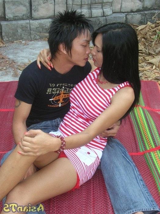 16P Sexy Ladyboy Tic sucking cock