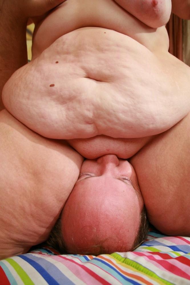 15P Huge fat ass blonde smothering this skinny guys face