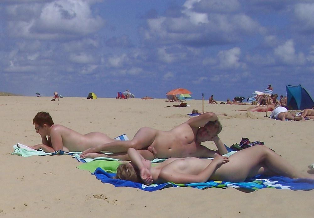 8P Naked Beach Biarriz 2011 (5)