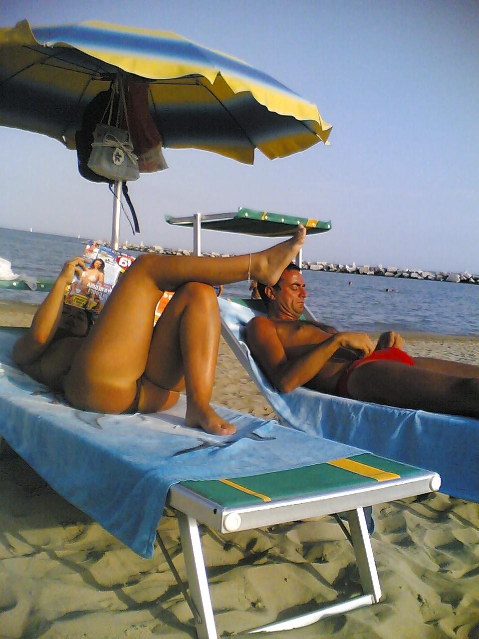 25P Candid Ass italian beach
