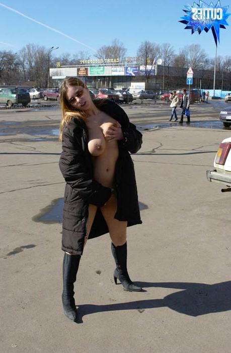 16P Famous busty flasher agreed to pose for her fans