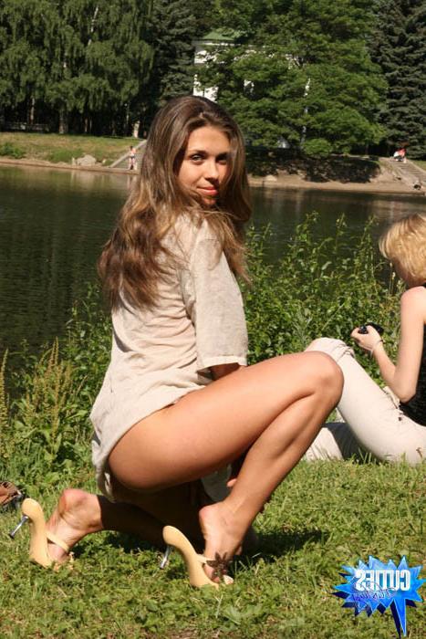 16P Flasher girl ready for sexy time on the beach