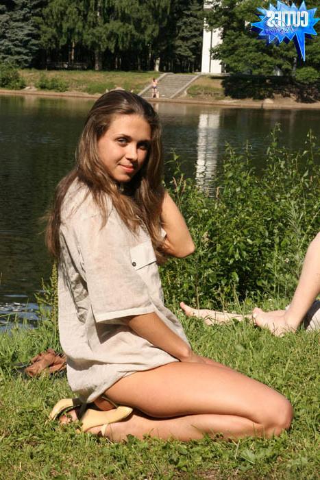 16P Flasher girl ready for sexy time on the beach