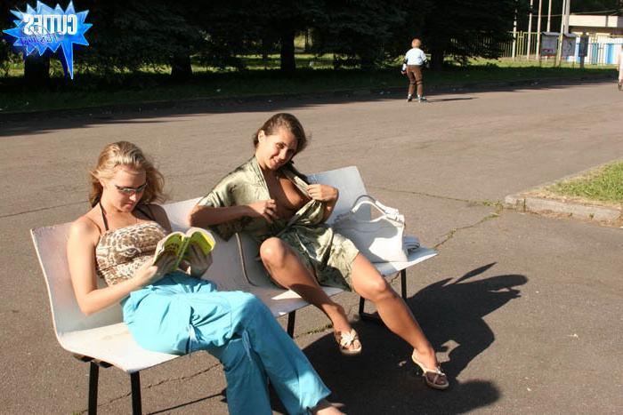 16P Flasher spreads legs to show shes got no panties