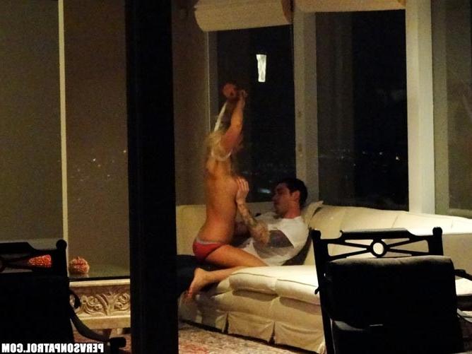 17P Pervert voyeur spying on her hot blondie neighbour fucking